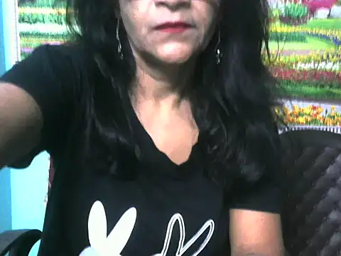Snapshot of Lovely_bhabhi143 chatting on April 18, 6:06 am Lovely bhabhi143 online show from April 18, 6:06 am