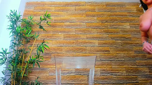 Cupcake Izzy online show from April 14, 5:02 am