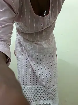 Alia-00 online show from October 31, 4:02 am