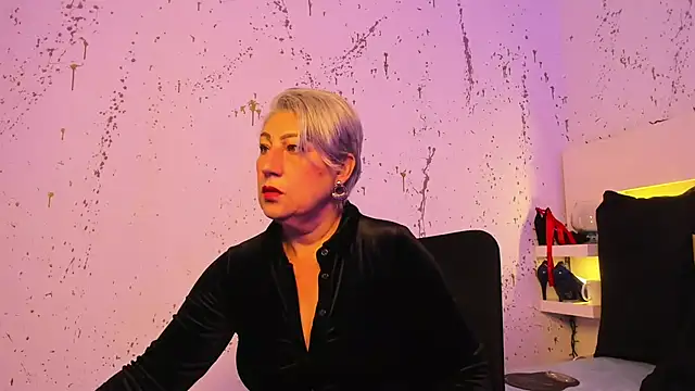 Snapshot of JaddeWalker chatting on December 1, 11:26 am JaddeWalker online show from December 1, 11:26 am