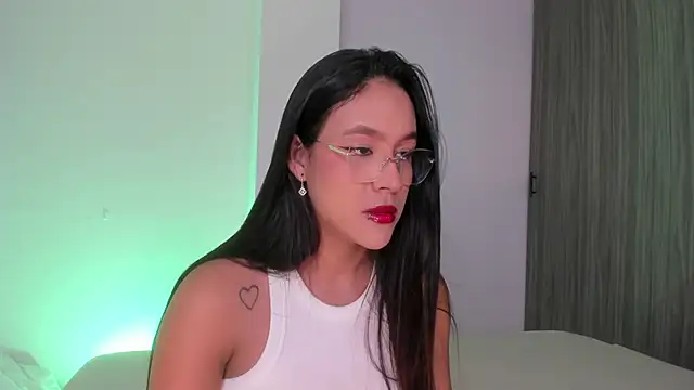 LaurenMitchell1 online show from January 8, 7:49 pm