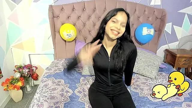 CloeyGraweing online show from November 10, 6:29 pm