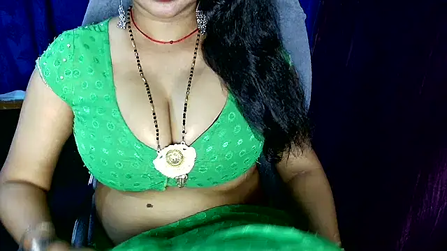 QUEEN SAKHI- online show from June 3, 1:52 am