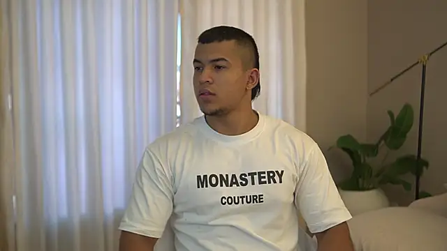 Snapshot of Thiago_Valente chatting on September 9, 12:59 pm Thiago Valente online show from September 9, 12:59 pm