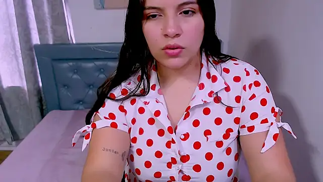 sarah aguilar online show from October 1, 5:41 pm