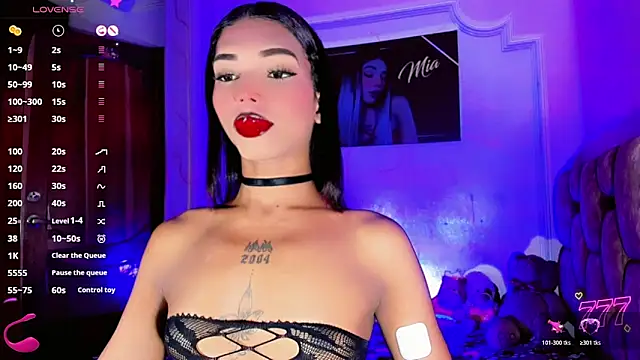 Snapshot of LADY-HOT-SEXY- chatting on June 17, 9:27 pm LADY-HOT-SEXY- online show from June 17, 9:27 pm