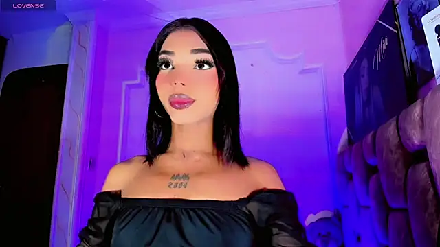 Snapshot of LADY-HOT-SEXY- chatting on July 26, 3:04 am LADY-HOT-SEXY- online show from July 26, 3:04 am