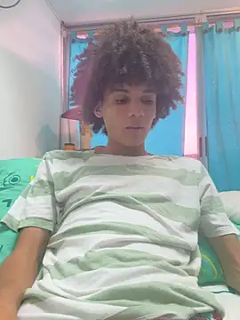 Snapshot of Max_Rain chatting on April 2, 12:36 pm Max Rain online show from April 2, 12:36 pm