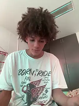 Snapshot of Max_Rain chatting on April 3, 6:28 pm Max Rain online show from April 3, 6:28 pm