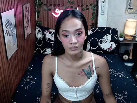 Snapshot of XTsYassyHot69X chatting on July 16, 2:12 pm XTsYassyHot69X online show from July 16, 2:12 pm