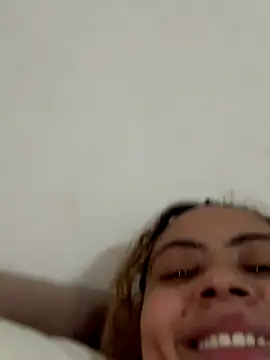 Snapshot of Chloe_Leaozinho chatting on October 17, 6:05 am Chloe Leaozinho online show from October 17, 6:05 am