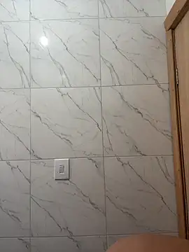 Chloe Leaozinho online show from November 8, 5:01 pm