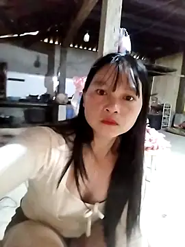 Snapshot of Tiyir597 chatting on May 4, 11:34 pm Tiyir597 online show from May 4, 11:34 pm