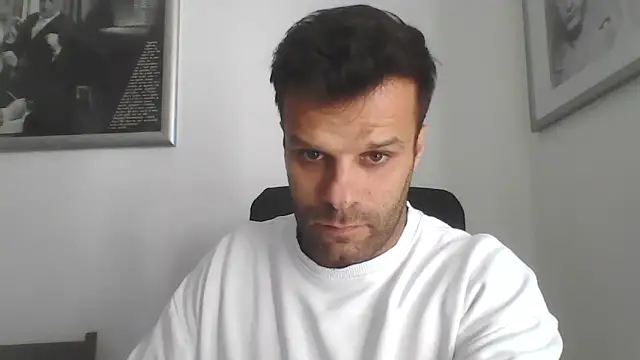 Snapshot of FROCETTO93 chatting on October 6, 12:24 pm FROCETTO93 online show from October 6, 12:24 pm
