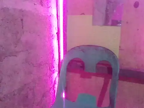 Shyra Mae online show from April 3, 2:42 am