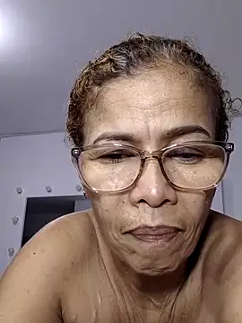 Snapshot of Merybeks chatting on February 8, 10:51 am Merybeks online show from February 8, 10:51 am