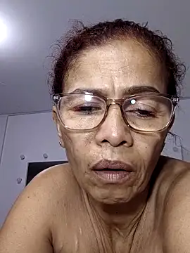 Snapshot of Merybeks chatting on February 14, 10:45 am Merybeks online show from February 14, 10:45 am