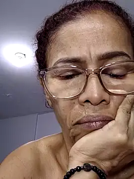 Snapshot of Merybeks chatting on February 15, 10:47 am Merybeks online show from February 15, 10:47 am