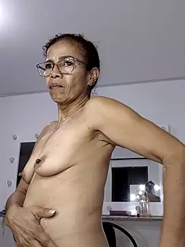 Snapshot of Merybeks chatting on February 21, 10:38 am Merybeks online show from February 21, 10:38 am