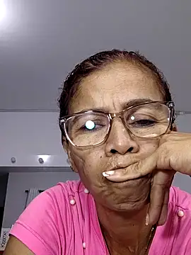 Snapshot of Merybeks chatting on February 24, 10:35 am Merybeks online show from February 24, 10:35 am