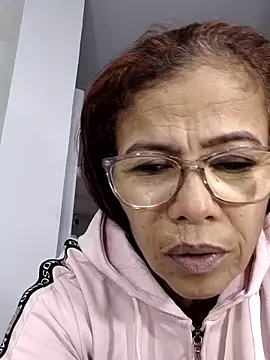 Snapshot of Merybeks chatting on March 17, 10:29 am Merybeks online show from March 17, 10:29 am