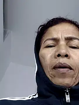 Snapshot of Merybeks chatting on March 23, 10:41 am Merybeks online show from March 23, 10:41 am