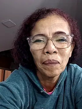 Snapshot of Merybeks chatting on April 1, 10:38 am Merybeks online show from April 1, 10:38 am