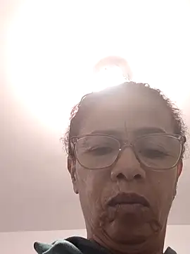 Snapshot of Merybeks chatting on April 11, 9:35 am Merybeks online show from April 11, 9:35 am