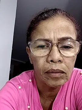 Snapshot of Merybeks chatting on April 16, 10:05 am Merybeks online show from April 16, 10:05 am