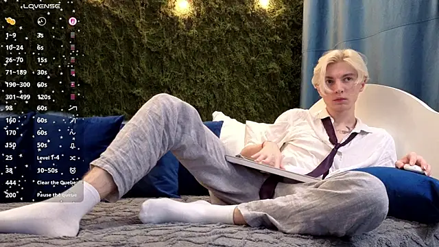 fiachand online show from November 21, 9:13 pm