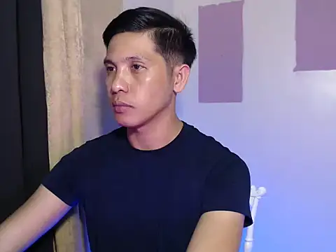 Snapshot of darryl_hugecok chatting on June 24, 8:30 pm darryl hugecok online show from June 24, 8:30 pm