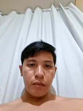 Snapshot of darryl_hugecok chatting on July 28, 3:21 pm darryl hugecok online show from July 28, 3:21 pm