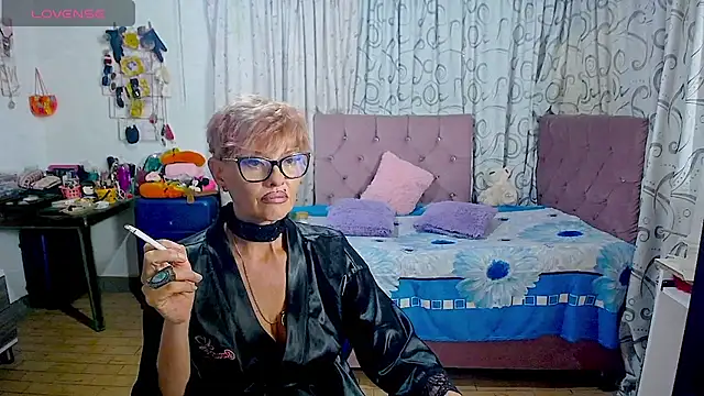 Snapshot of isabella-lips007 chatting on May 20, 2:18 am isabella-lips007 online show from May 20, 2:18 am