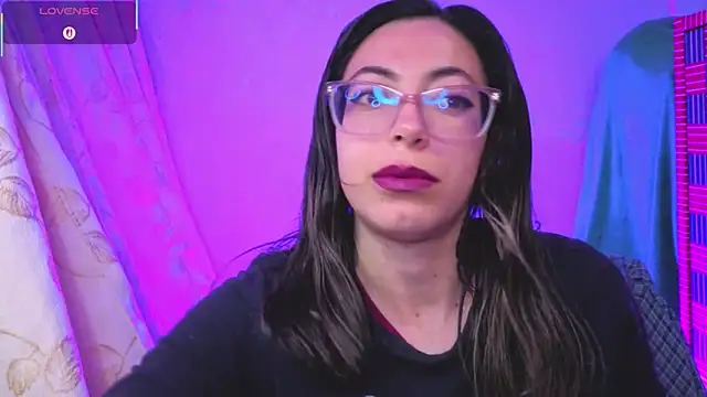 Snapshot of Miranda_sexlove_ chatting on February 1, 6:01 am Miranda sexlove online show from February 1, 6:01 am