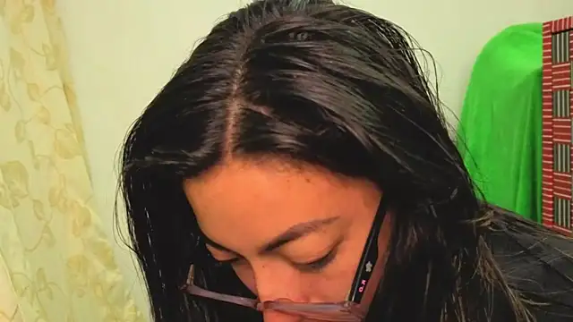 Snapshot of Miranda_sexlove_ chatting on February 2, 6:01 am Miranda sexlove online show from February 2, 6:01 am