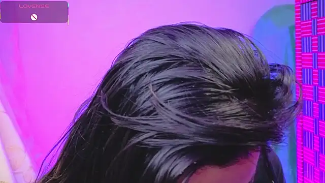 Snapshot of Miranda_sexlove_ chatting on February 12, 6:08 am Miranda sexlove online show from February 12, 6:08 am