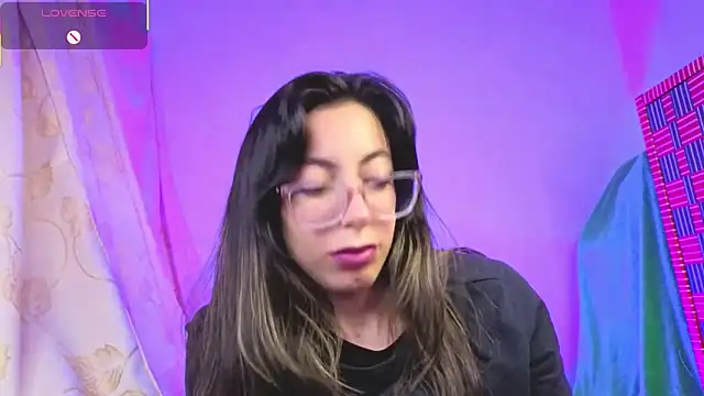 Snapshot of Miranda_sexlove_ chatting on February 15, 1:02 am Miranda sexlove online show from February 15, 1:02 am