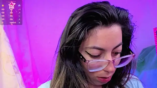 Snapshot of Miranda_sexlove_ chatting on February 23, 7:00 pm Miranda sexlove online show from February 23, 7:00 pm