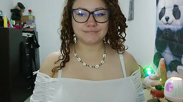 Snapshot of greeneyes_nurse chatting on June 12, 12:53 am greeneyes nurse online show from June 12, 12:53 am