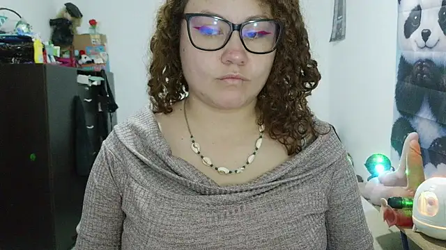 Snapshot of greeneyes_nurse chatting on June 13, 1:25 am greeneyes nurse online show from June 13, 1:25 am