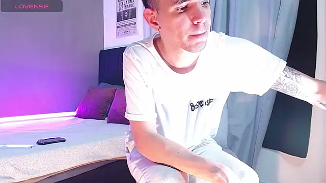 Matteo12  online show from November 10, 7:29 am