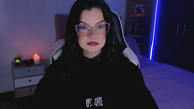 OphelianaRose33 online show from October 3, 12:07 am