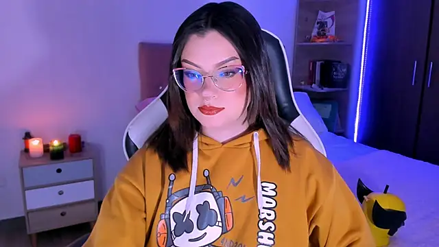 OphelianaRose33 online show from November 16, 9:31 pm