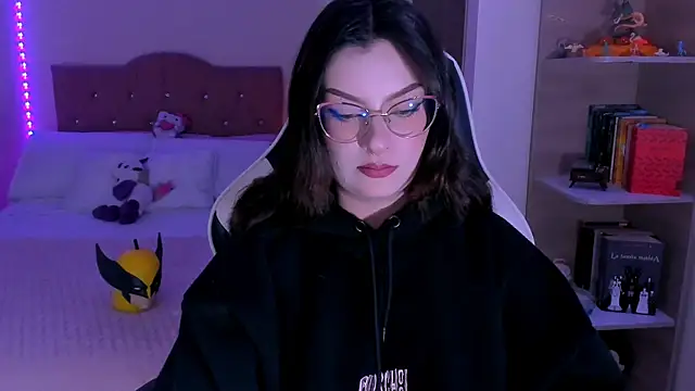 OphelianaRose33 online show from December 20, 10:39 pm