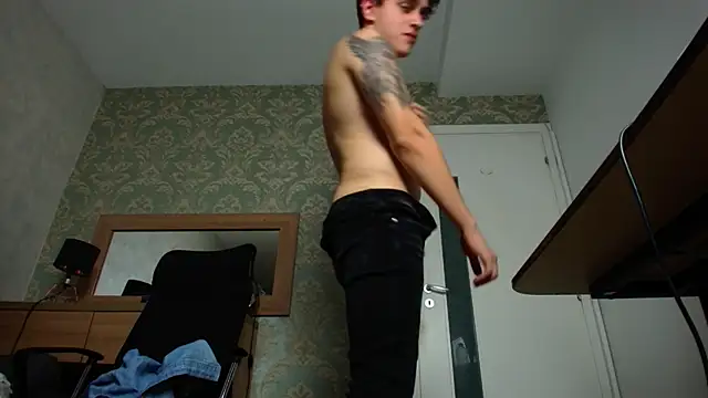 Snapshot of FelixStarkk chatting on October 8, 5:10 pm FelixStarkk online show from October 8, 5:10 pm