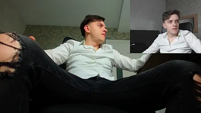 Snapshot of FelixStarkk chatting on October 18, 4:15 am FelixStarkk online show from October 18, 4:15 am