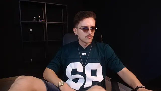FelixStarkk online show from June 17, 4:15 am
