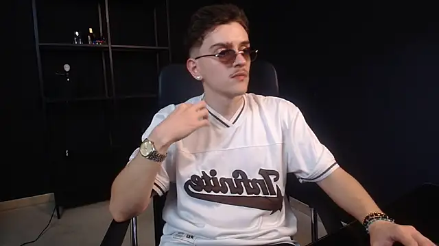 FelixStarkk online show from June 20, 4:32 pm