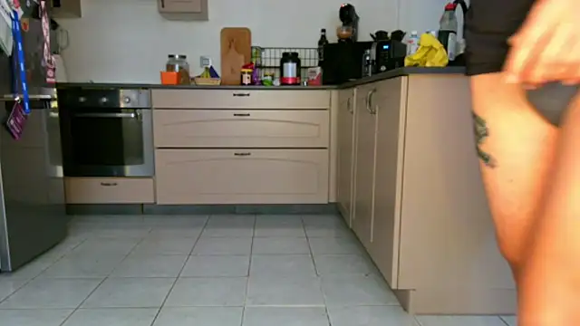 BRIANSILK77 online show from October 21, 8:04 am