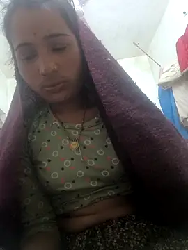 Hot raaani online show from December 15, 10:14 pm